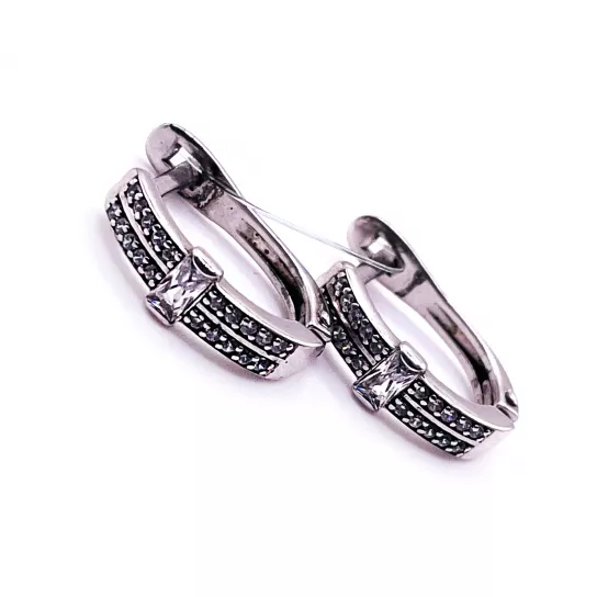 Серьги с фианитом из серебра